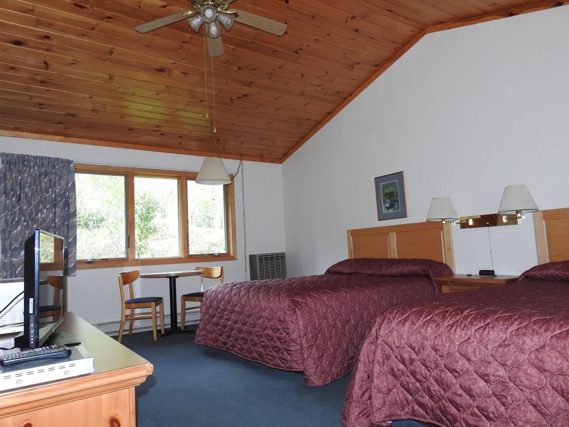 Superior Ridge Resort Motel Schroeder Zewnętrze zdjęcie