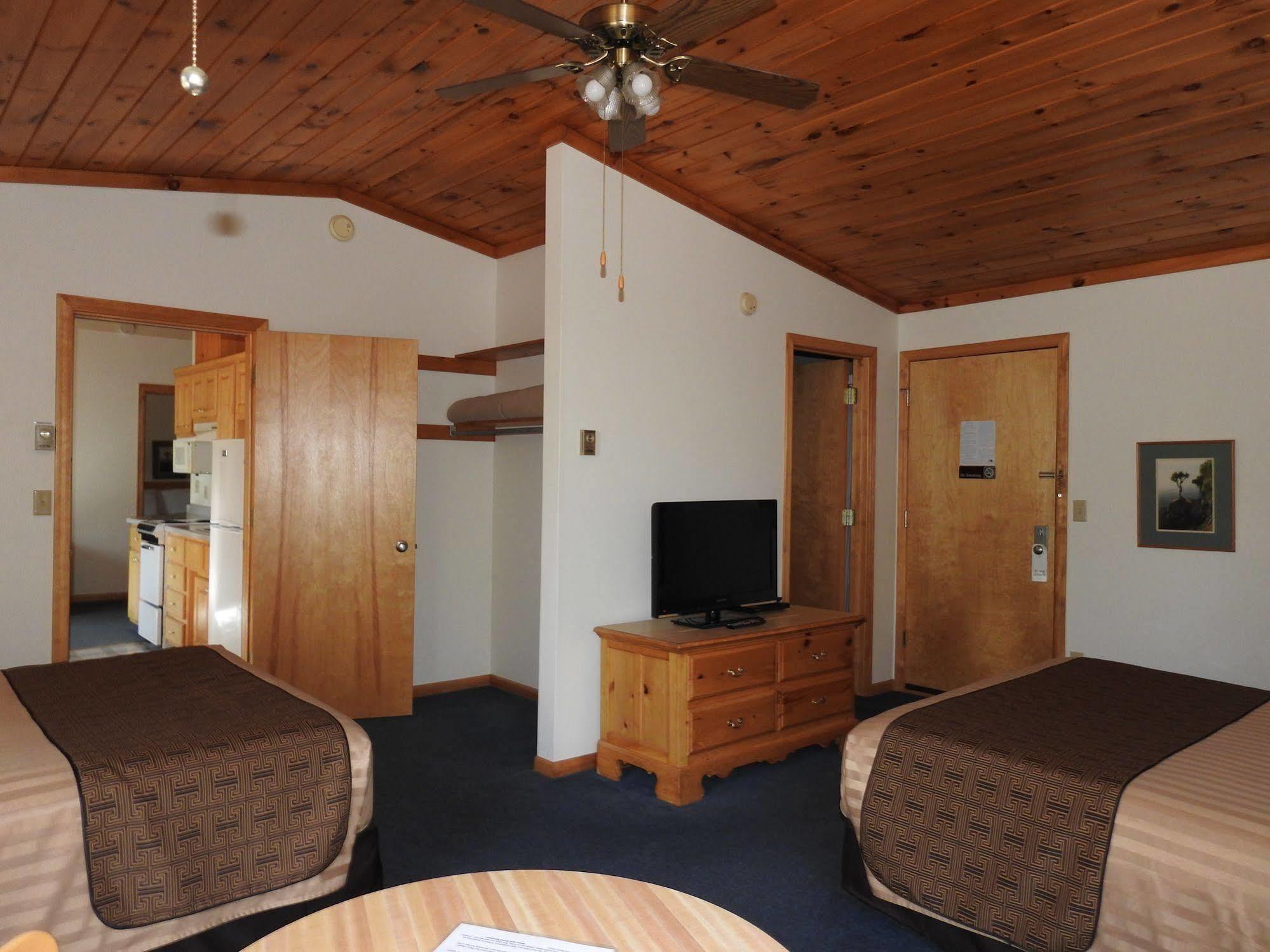 Superior Ridge Resort Motel Schroeder Zewnętrze zdjęcie